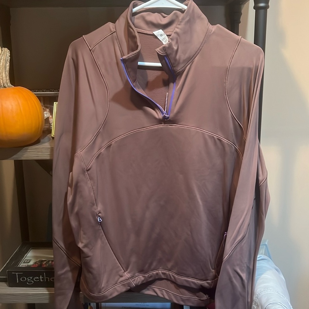 Lululemon top in EUC